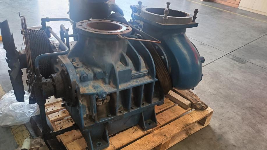 福建某石化公司 艾珍VML95型 螺桿風(fēng)機(jī)維修案例