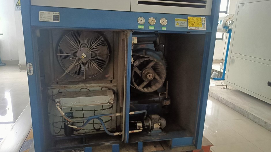 蘇州某客戶艾珍D62S螺桿風(fēng)機(jī)維修案例